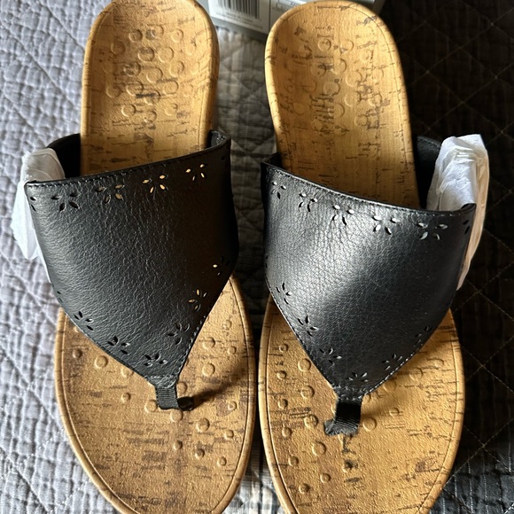 Brand new Vionic Black Leather Wedge Sandals - Picture 4 of 5